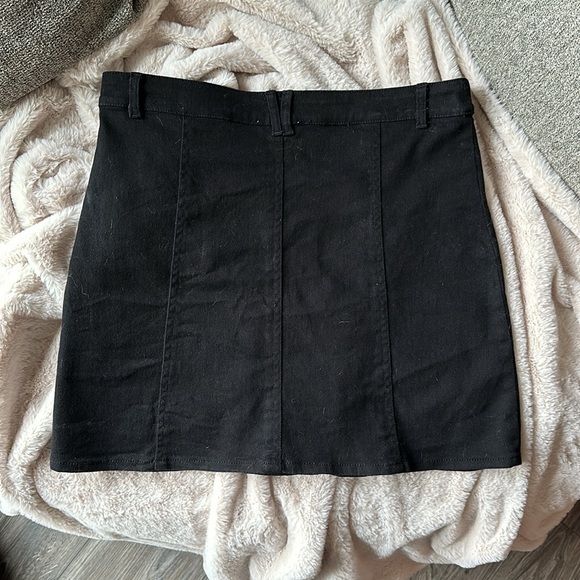 Black Button-Up Jean Skirt - Picture 4 of 4